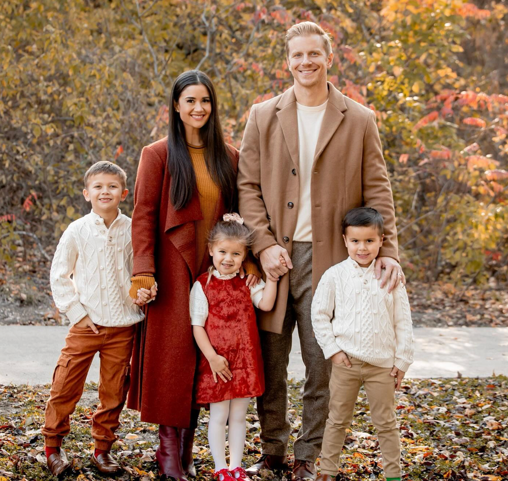 Sean Lowe with family